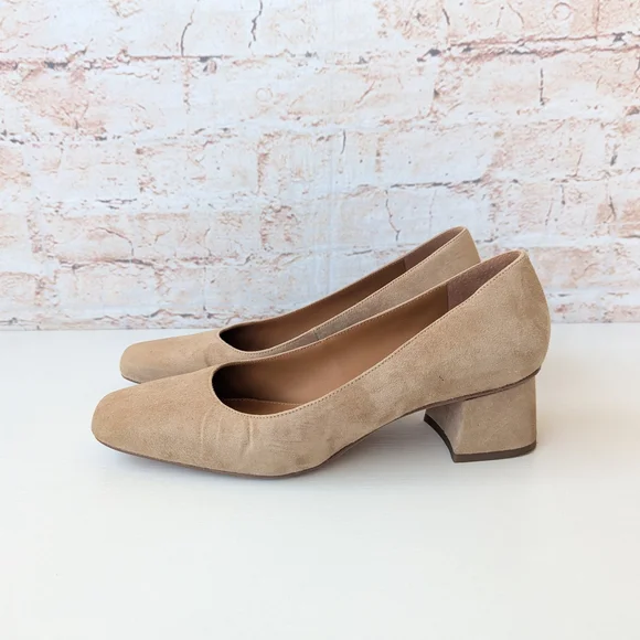 J. McLaughlin Beige Suede Heels - Picture 1 of 10